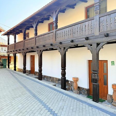 Gospodaria Klaus Rozavlea Exterior foto